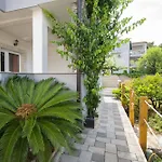 Alisa Apartamento *