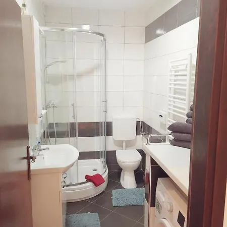 Alisa Apartman Brodarica