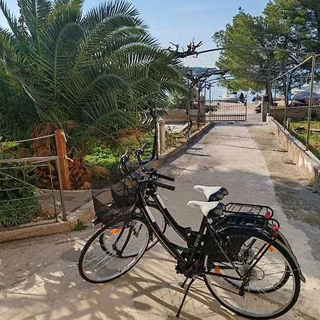 Alisa * Brodarica (Sibenik-Knin)