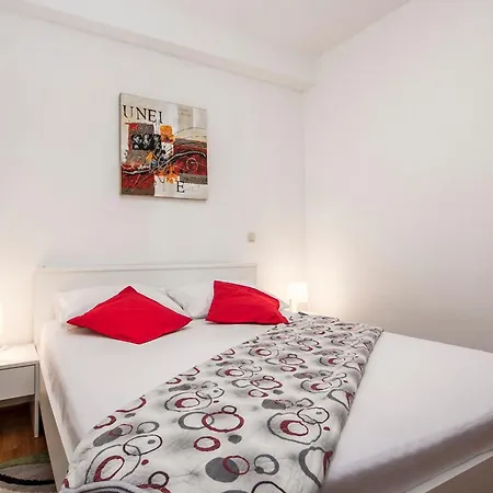 Alisa * Brodarica (Sibenik-Knin)